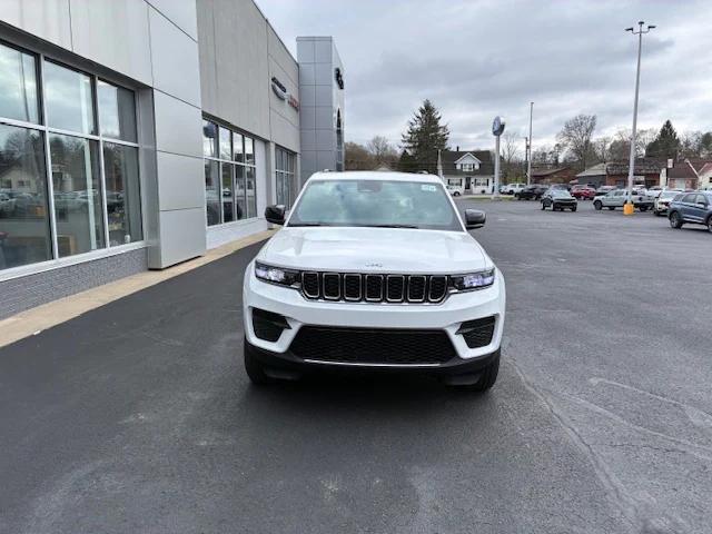 2025 Jeep Grand Cherokee GRAND CHEROKEE LAREDO X 4X4