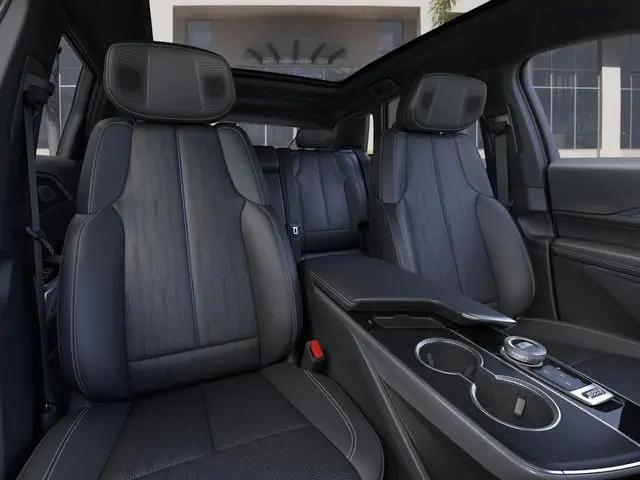 2025 Cadillac iQ Luxury w/1SE
