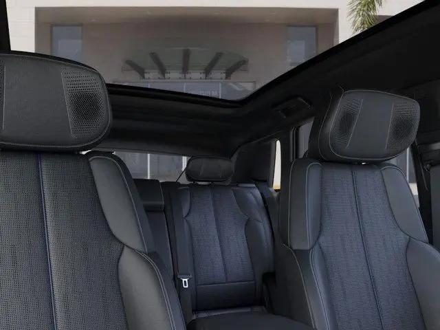 2025 Cadillac iQ Luxury w/1SE