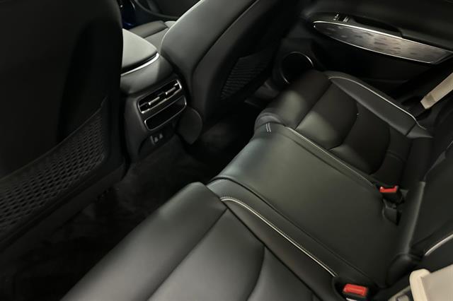 2026 Genesis GV70 Standard