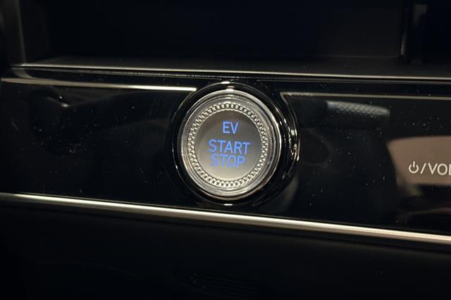 2026 Genesis GV70 Standard