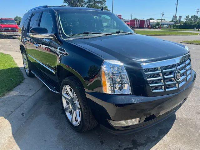 2009 Cadillac Escalade Standard for sale in Roseville, MI