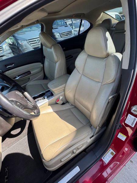 2017 Acura TLX w/Technology Package