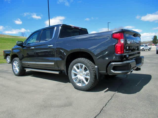 2022 Chevrolet Silverado 1500 4WD Crew Cab Short Bed High Country