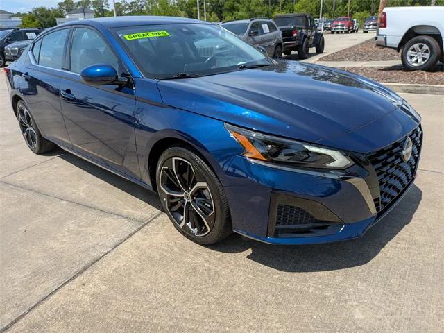 2023 Nissan Altima SR FWD