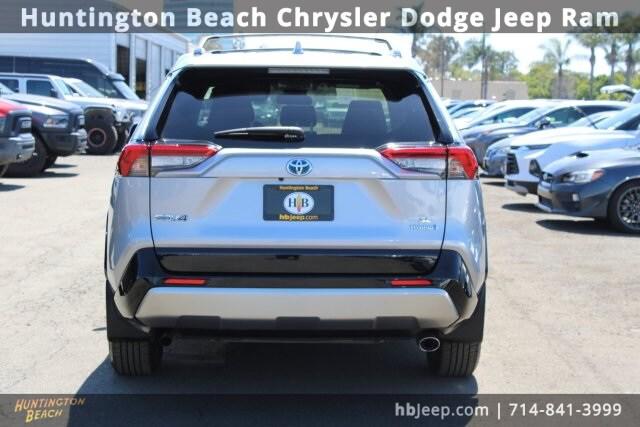 2022 Toyota RAV4 Hybrid SE