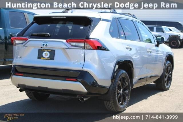 2022 Toyota RAV4 Hybrid SE