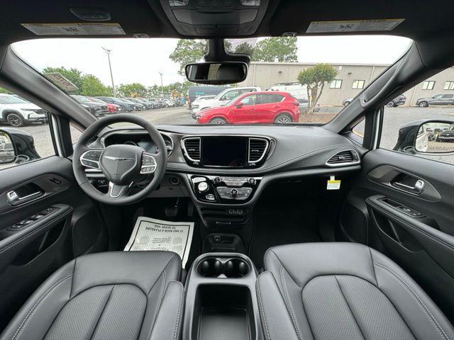 2025 Chrysler Pacifica PACIFICA SELECT