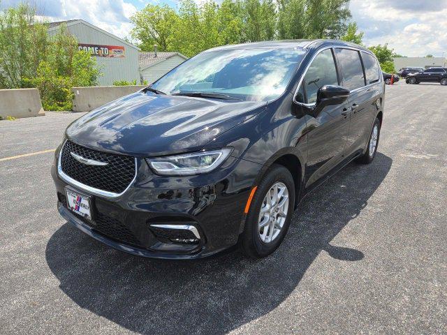 2025 Chrysler Pacifica PACIFICA SELECT