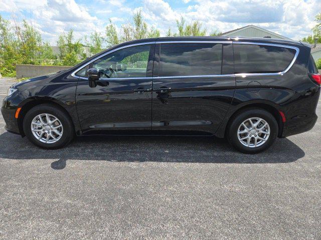 2025 Chrysler Pacifica PACIFICA SELECT