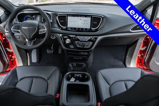 2025 Chrysler Voyager VOYAGER LX