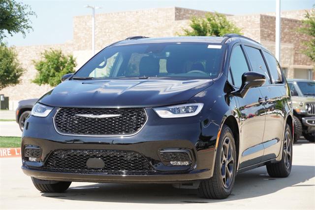 2025 Chrysler Pacifica Hybrid PACIFICA PLUG-IN HYBRID S APPEARANCE