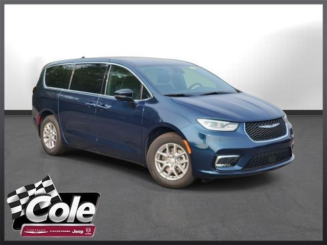 2025 Chrysler Pacifica PACIFICA SELECT