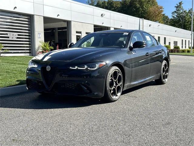 2025 Alfa Romeo Giulia GIULIA INTENSA AWD