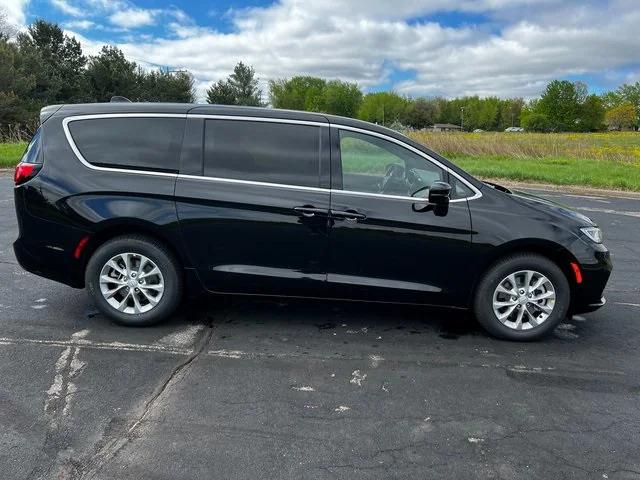 2025 Chrysler Pacifica PACIFICA SELECT AWD
