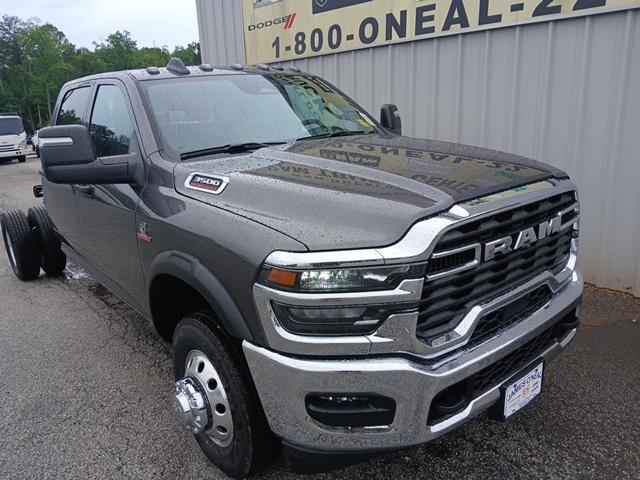 2025 RAM Ram 3500 Chassis Cab RAM 3500 TRADESMAN CREW CAB CHASSIS 4X4 60 CA