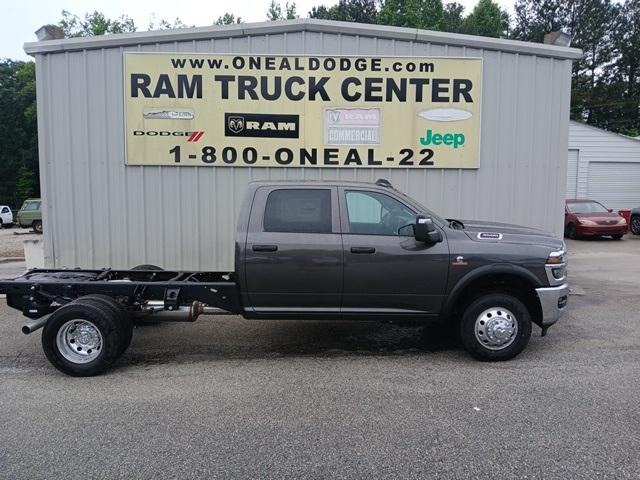 2025 RAM Ram 3500 Chassis Cab RAM 3500 TRADESMAN CREW CAB CHASSIS 4X4 60 CA