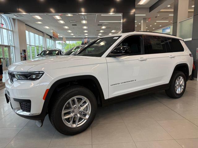 2025 Jeep Grand Cherokee GRAND CHEROKEE L LAREDO X 4X4