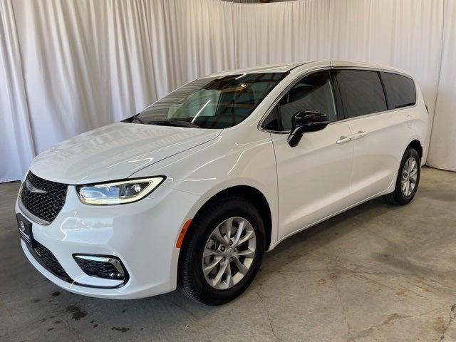 2025 Chrysler Pacifica PACIFICA SELECT AWD