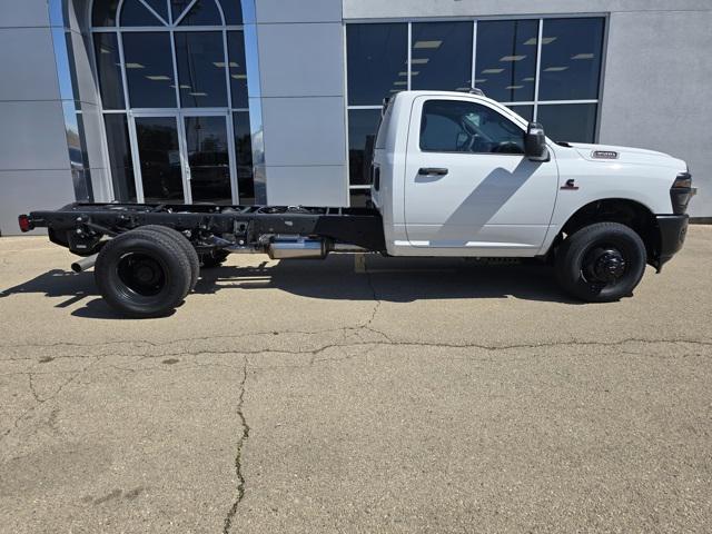 2025 RAM Ram 3500 Chassis Cab RAM 3500 TRADESMAN CHASSIS REGULAR CAB 4X4 84 CA