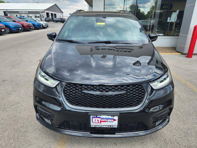 2025 Chrysler Pacifica Hybrid PACIFICA PLUG-IN HYBRID S APPEARANCE