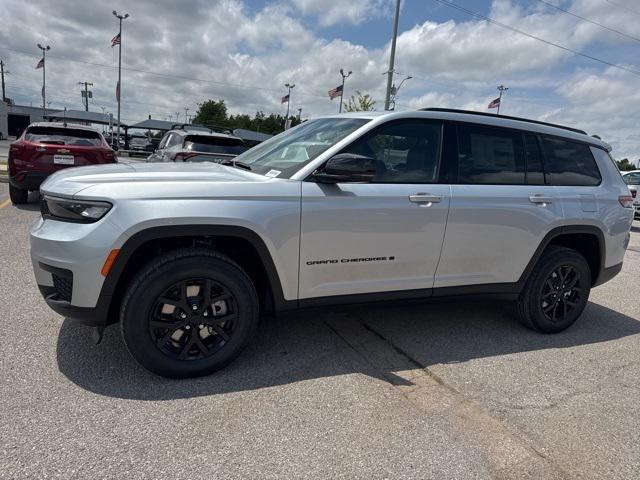 2025 Jeep Grand Cherokee GRAND CHEROKEE L ALTITUDE 4X4