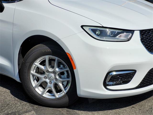 2025 Chrysler Pacifica PACIFICA SELECT