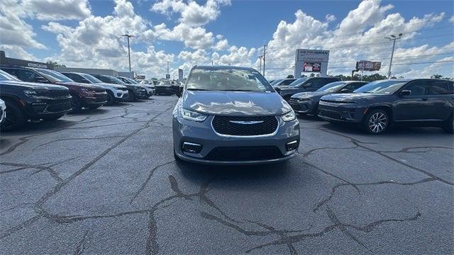 2025 Chrysler Pacifica PACIFICA SELECT