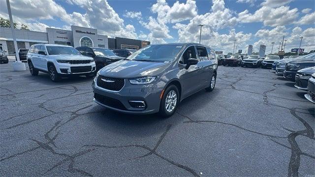 2025 Chrysler Pacifica PACIFICA SELECT