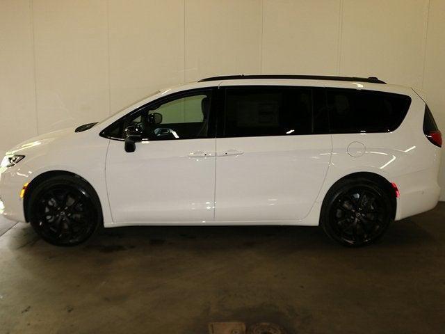 2025 Chrysler Pacifica PACIFICA LIMITED AWD