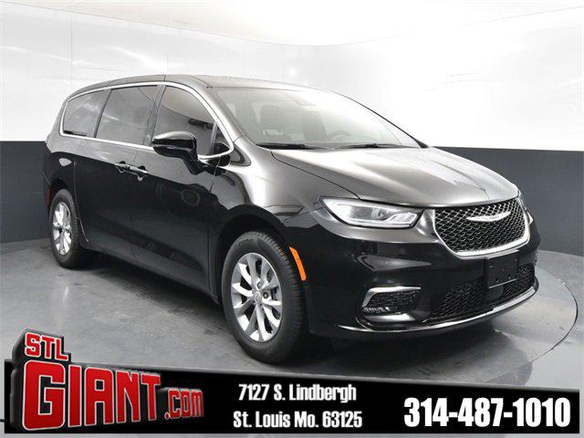 2025 Chrysler Pacifica PACIFICA SELECT AWD