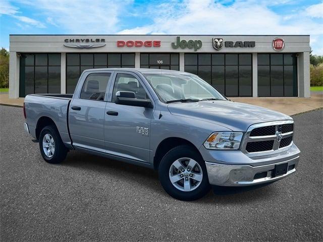 2022 RAM 1500 Classic SLT Crew Cab 4x2 57 Box