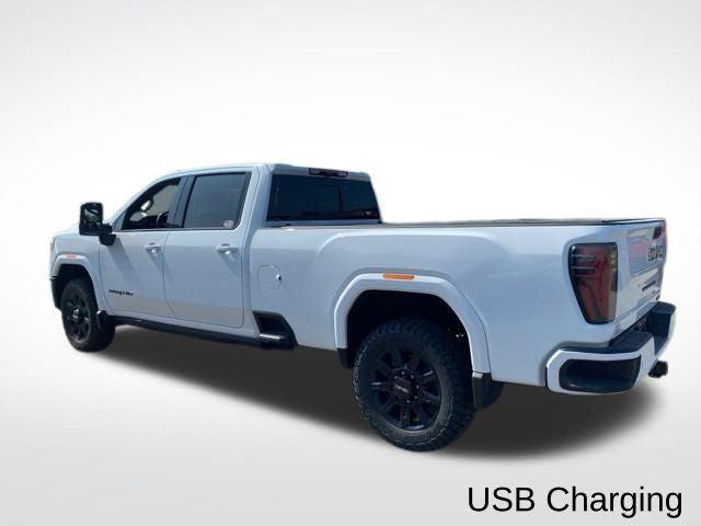 2025 GMC Sierra 2500HD 4WD Crew Cab Standard Bed AT4