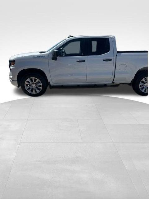 2022 Chevrolet Silverado 1500 2WD Double Cab Standard Bed Custom