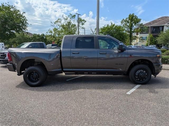 2025 RAM Ram 3500 RAM 3500 LARAMIE MEGA CAB 4X4 64 BOX