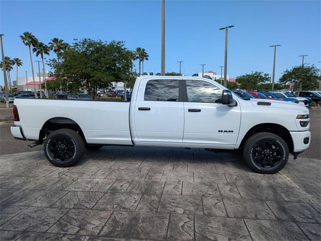 2025 RAM Ram 3500 RAM 3500 BIG HORN CREW CAB 4X4 8 BOX