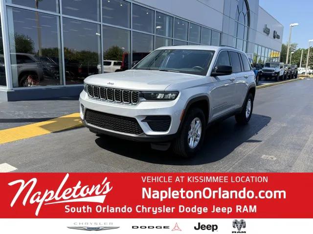 2022 Jeep Grand Cherokee Laredo 4x4