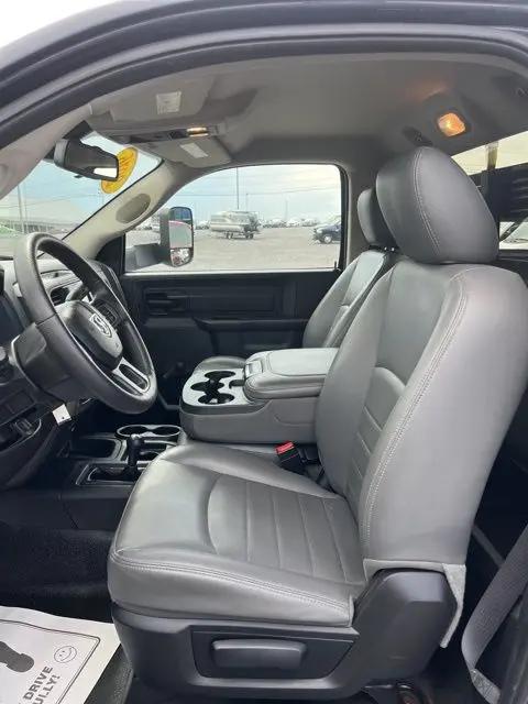 2016 Ram 3500 Tradesman/SLT
