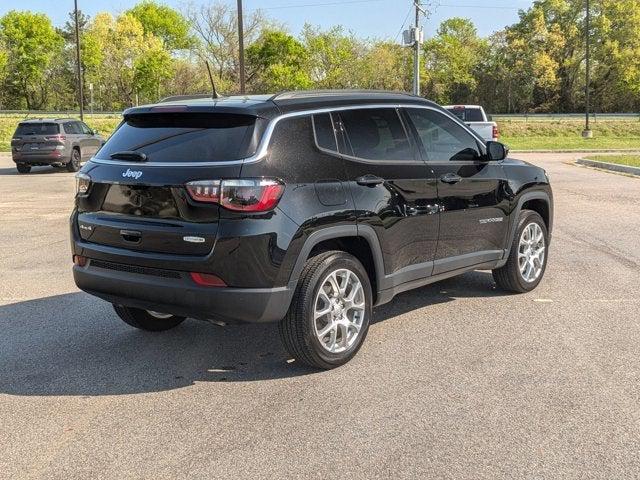 2023 Jeep Compass Latitude Lux FWD