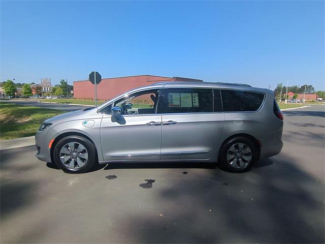 2017 Chrysler Pacifica Hybrid Platinum