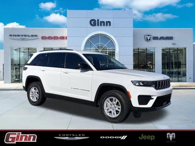 2022 Jeep Grand Cherokee Laredo 4x2