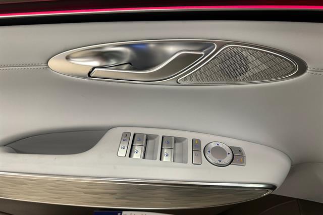 2026 Genesis GV70 Standard
