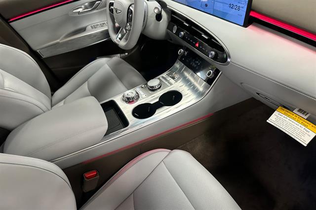 2026 Genesis GV70 Standard