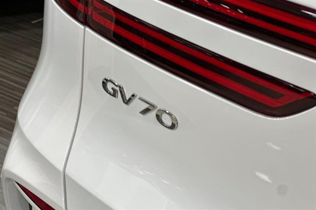 2026 Genesis GV70 Standard
