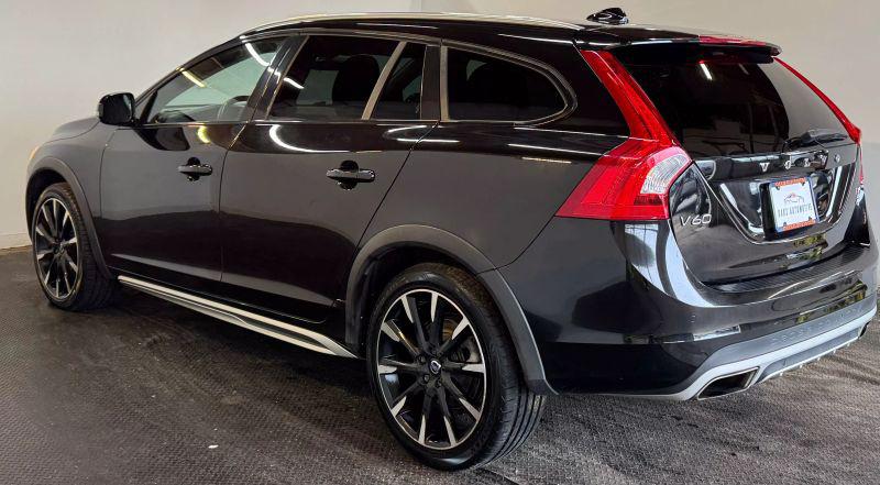 2017 Volvo V60 Cross Country T5