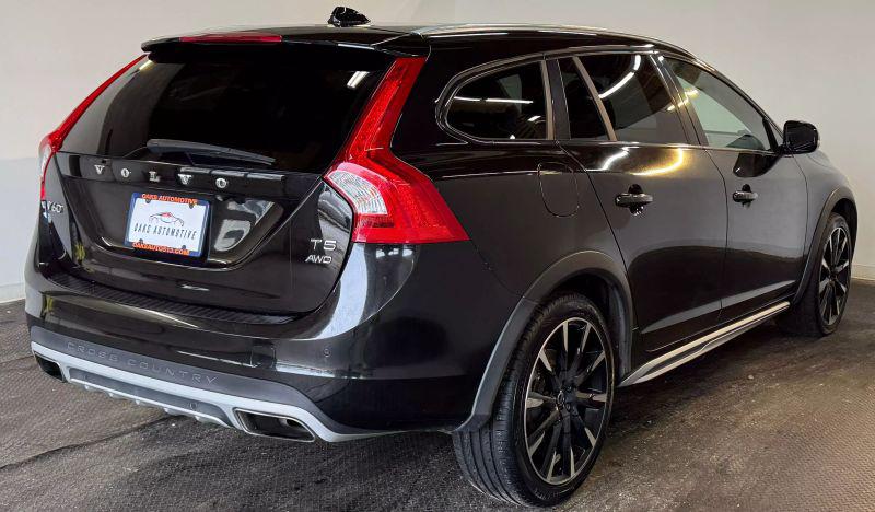2017 Volvo V60 Cross Country T5