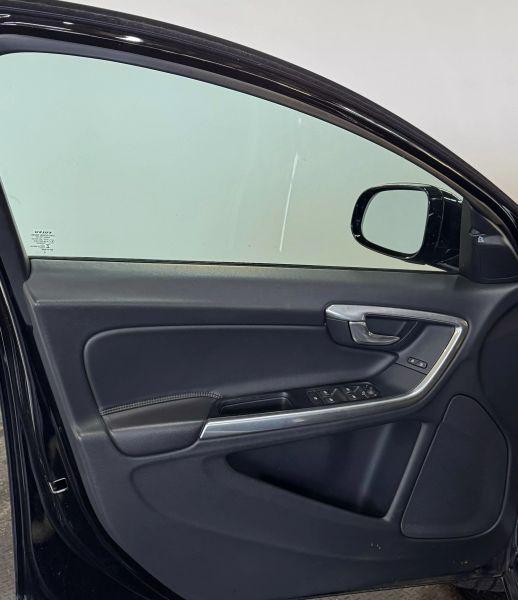 2017 Volvo V60 Cross Country T5