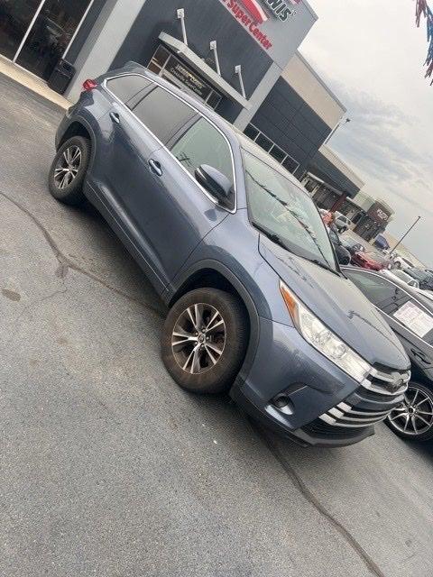 2018 Toyota Highlander LE