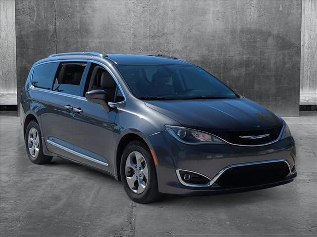 2017 Chrysler Pacifica Touring-L Plus