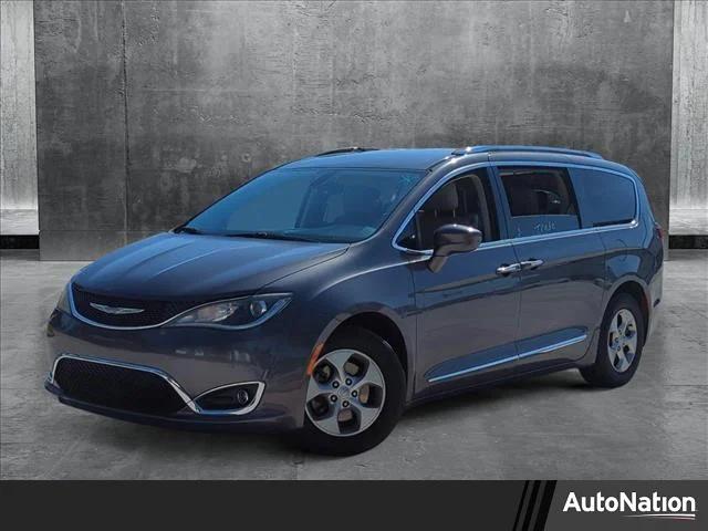 2017 Chrysler Pacifica Touring-L Plus
